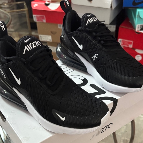 Women’s Nike Air Max 270 Black White Sneakers - Picture 6 of 10